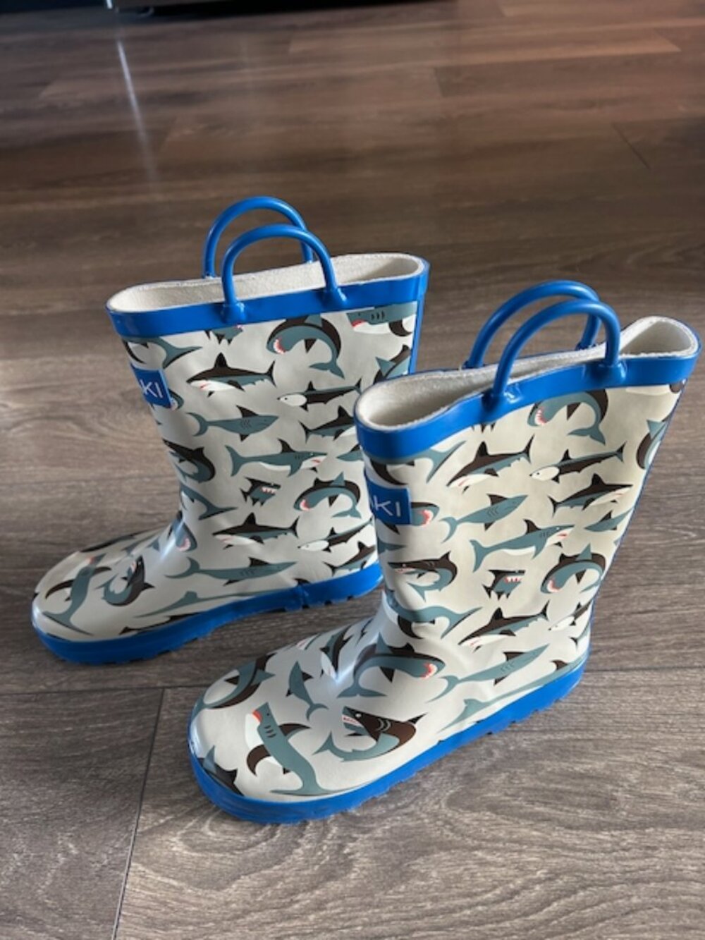 Oaki Kids Shark Frenzy Rain Boots Blue Gray Size 4 Pull Handles